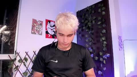 Christian Wang online show from April 4, 11:35 pm