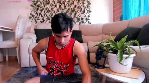 Christian Wang online show from December 16, 6:59 pm