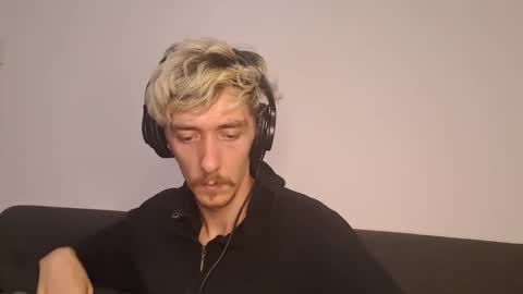 Christopher online show from December 20, 6:37 pm