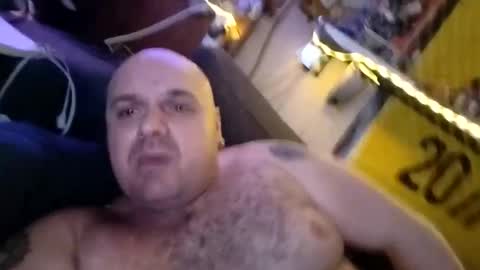 chubbyman40 online show from February 12, 5:46 am