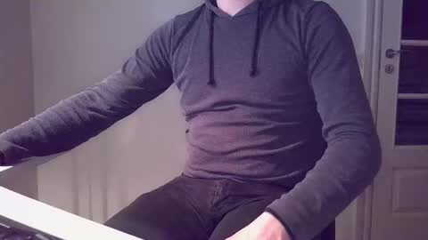 clamshive7 online show from February 11, 6:46 pm