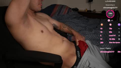 Snapshot of clark_washington21 chatting on December 12, 1:32 am Clark online show from December 12, 1:32 am