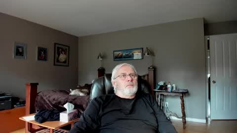 cloudalert62 online show from December 15, 7:53 pm