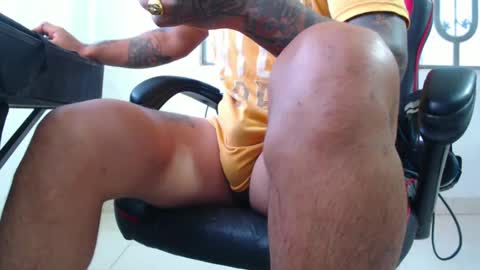 boy swinger     online show from January 11, 11:23 am