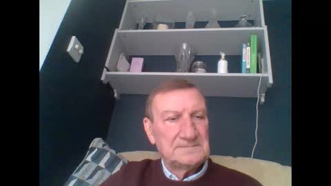 Snapshot of colinbeech chatting on January 13, 12:24 pm colinbeech online show from January 13, 12:24 pm