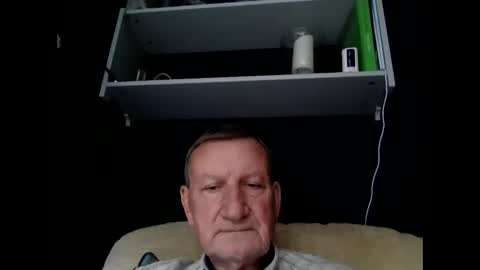Snapshot of colinbeech chatting on September 30, 12:42 pm colinbeech online show from September 30, 12:42 pm