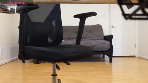 College001 online show from February 1, 3:50 pm