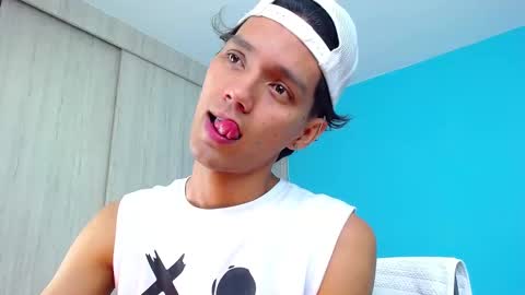 Connor online show from October 3, 4:06 am