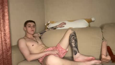 Snapshot of crazybottom99 chatting on December 29, 4:08 pm Alex online show from December 29, 4:08 pm