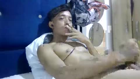 crisespitia25 online show from April 25, 2:58 pm