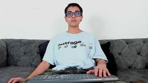 cristian_suarezz_ online show from October 14, 9:00 pm