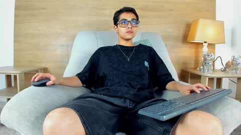 cristian_suarezz_ online show from October 19, 9:40 pm