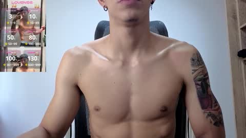 cristopher23  online show from November 19, 11:43 am