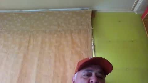 crmperez online show from November 23, 8:09 pm