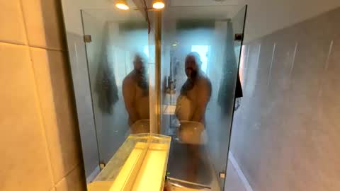 cubbybear_it online show from January 11, 1:59 pm