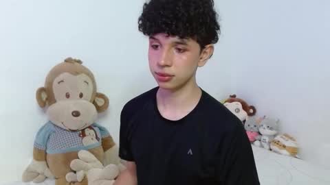 Cuddly online show from November 3, 5:33 am