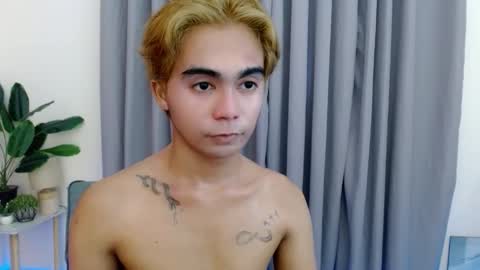 Xyrien online show from April 11, 7:45 am