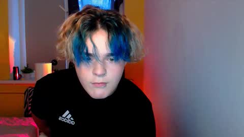 curlyboy_1 online show from November 18, 1:04 pm