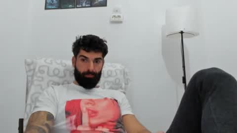 cuteeboy online show from December 17, 7:48 am