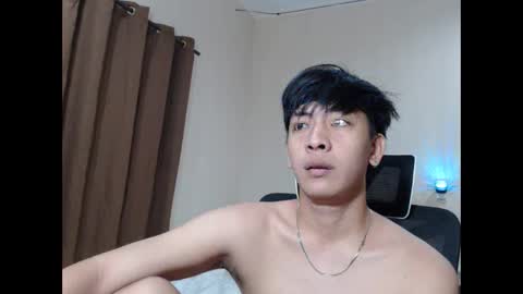 Snapshot of cutie_cumshow chatting on October 22, 7:01 am Neil Taylor online show from October 22, 7:01 am