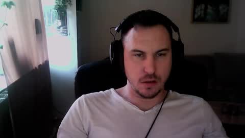 DadBodStephen online show from February 9, 11:36 am