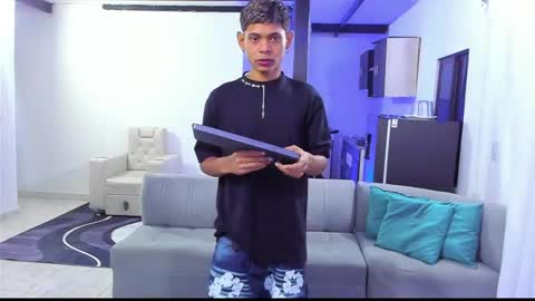 damar_felipe online show from February 17, 5:14 am