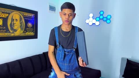 damar_felipe online show from December 4, 7:17 am