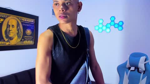 damar_felipe online show from December 17, 4:34 am