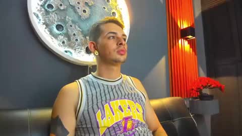 Damian Oliver online show from December 17, 7:07 am