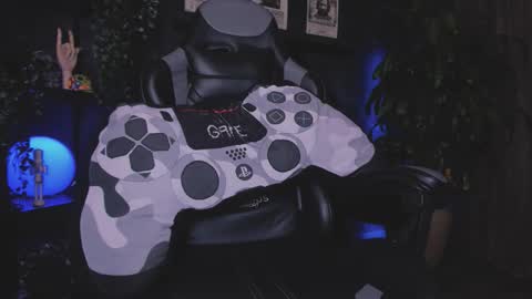 Daamiancox online show from December 17, 12:40 am