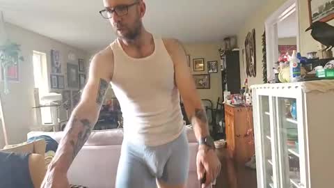 Snapshot of damien_mace chatting on October 13, 12:55 pm damien_mace online show from October 13, 12:55 pm