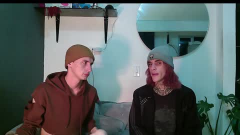 Snapshot of dan_yagami chatting on February 8, 2:47 am Dan and Noah online show from February 8, 2:47 am