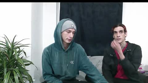 Snapshot of dan_yagami chatting on January 4, 1:31 am Dan and Noah online show from January 4, 1:31 am