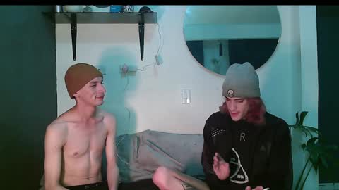 Snapshot of dan_yagami chatting on January 22, 4:02 am Dan and Noah online show from January 22, 4:02 am