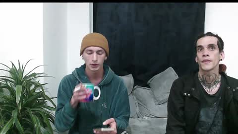 Snapshot of dan_yagami chatting on December 28, 5:02 am Dan and Noah online show from December 28, 5:02 am