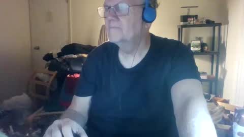 Snapshot of dangerslut7 chatting on October 11, 11:14 am dangerslut7 online show from October 11, 11:14 am