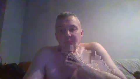 Snapshot of daniel0028 chatting on January 16, 2:41 am dan online show from January 16, 2:41 am