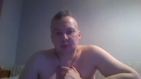 Snapshot of daniel0028 chatting on January 20, 2:43 am dan online show from January 20, 2:43 am