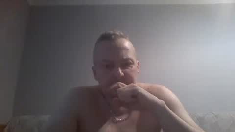 Snapshot of daniel0028 chatting on December 9, 1:25 pm dan online show from December 9, 1:25 pm