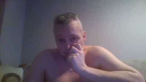 Snapshot of daniel0028 chatting on February 14, 2:50 am dan online show from February 14, 2:50 am