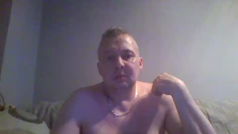 Snapshot of daniel0028 chatting on September 14, 2:35 am dan online show from September 14, 2:35 am