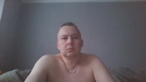 Snapshot of daniel0028 chatting on December 4, 11:41 am dan online show from December 4, 11:41 am