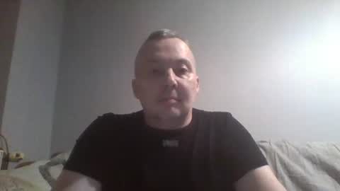 Snapshot of daniel0028 chatting on December 6, 12:02 am dan online show from December 6, 12:02 am