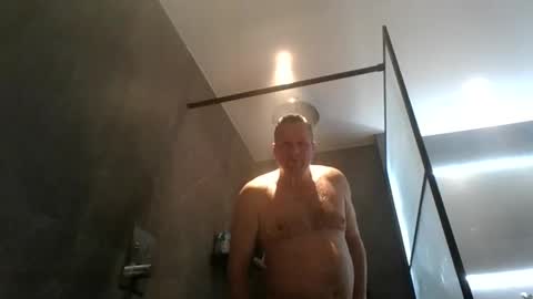 Snapshot of daniel0805 chatting on January 10, 11:54 am daniel0805 online show from January 10, 11:54 am