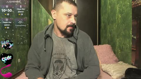 Snapshot of danielocool chatting on December 23, 8:22 am DanieloCool online show from December 23, 8:22 am