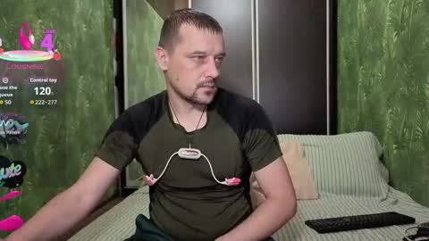 Snapshot of danielocool chatting on October 30, 7:10 am DanieloCool online show from October 30, 7:10 am