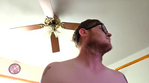 Daniel    y. online show from April 21, 9:32 pm