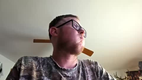 Daniel    y. online show from September 8, 8:52 pm