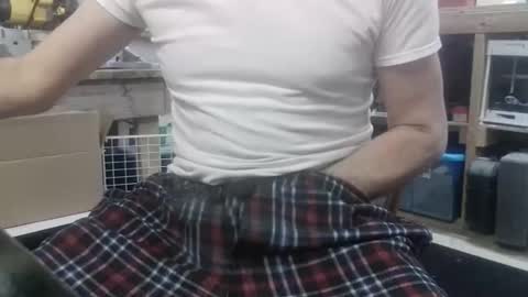 danl20012001 online show from December 5, 5:25 am