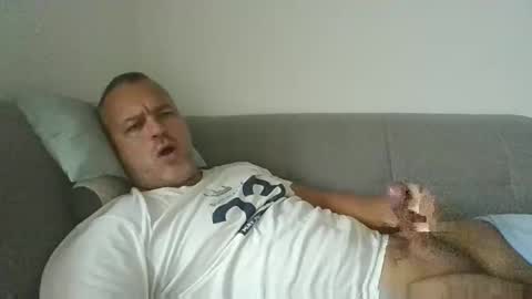 Snapshot of danrud81 chatting on October 6, 6:40 am Daniel online show from October 6, 6:40 am